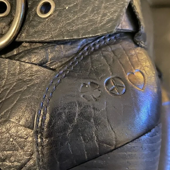 ❤️Lucky Brand black Candice pebbled leather. good preloved condition.🍀✌🏻❤️ - Picture 3 of 9